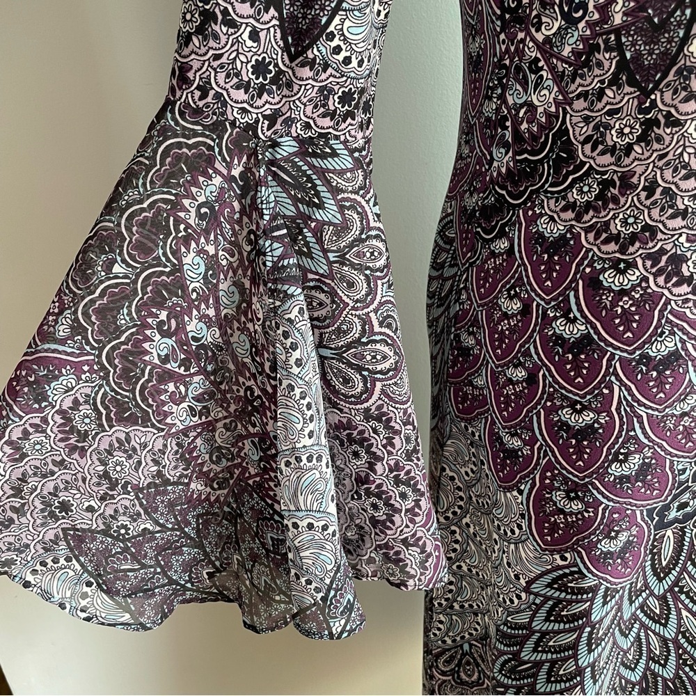 Cleo Paisley Bell Sleeve Dress Sz XS Feminine Peacock Below Knee Pretty Classy - Picture 5 of 15